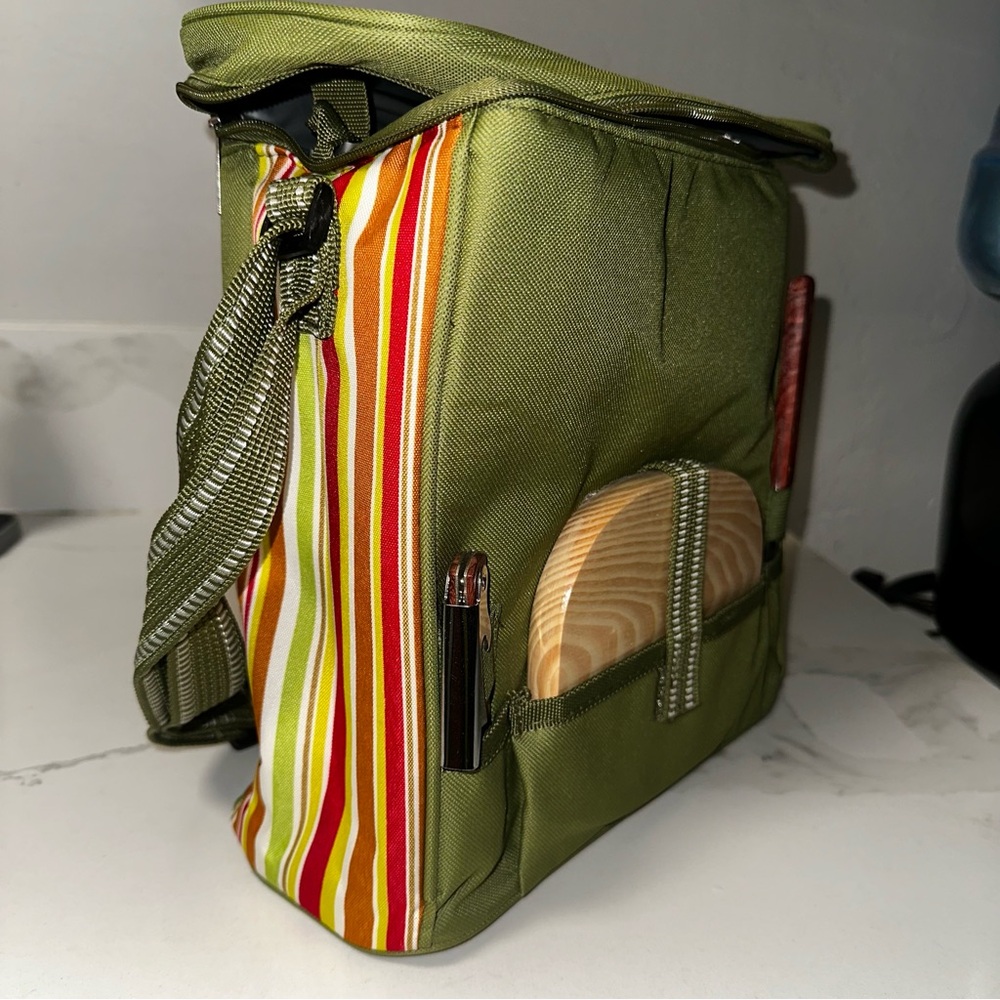 Picnic Lunch Box (NEW) - Picture 2 of 7